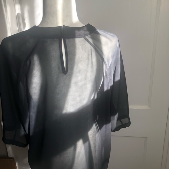 BCBGeneration Black Sheer Top w/Floral Front Sz. Large - Picture 4 of 6